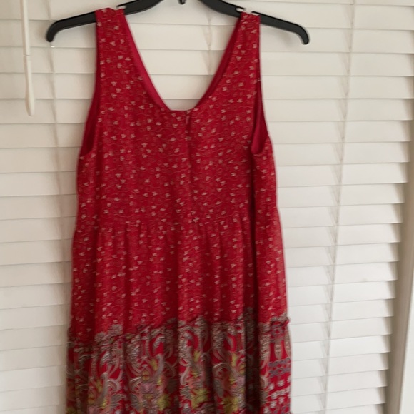 Red , floaty sleeveless dress. - Picture 4 of 8